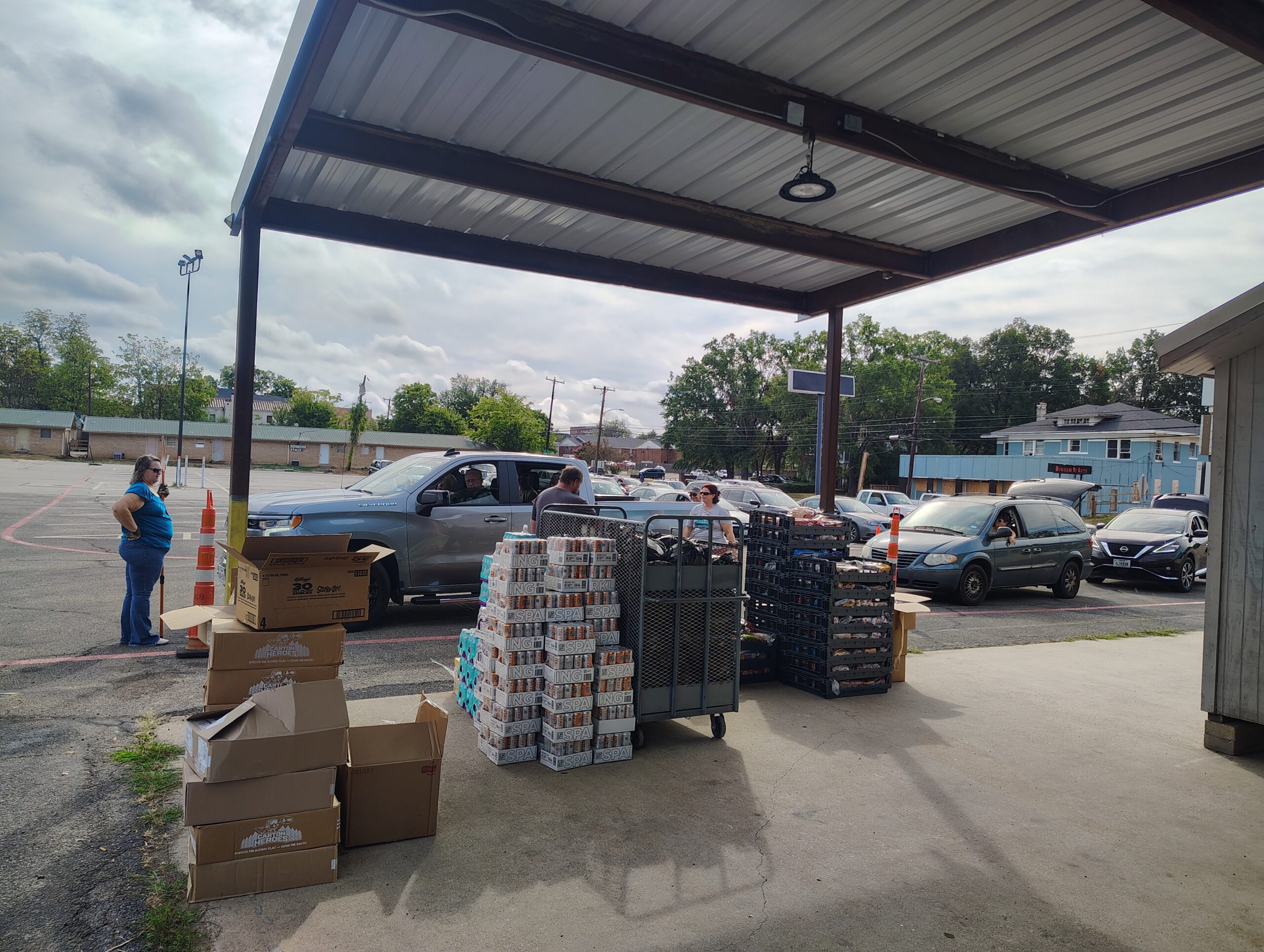 Volunteers distributing food to neighbors in Paris, Texas.